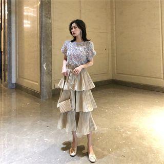 Sequined Short-sleeve T-shirt / Layer Tiered Midi Skirt