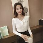 Plain Bow Detail V-neck Long-sleeve Knitted Top
