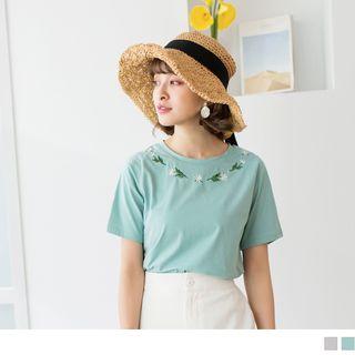 Short Sleeve Floral Embroidered T-shirt