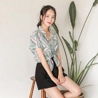 Short-sleeve Pattern-print Blouse