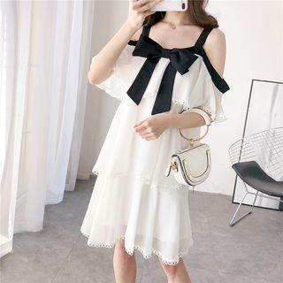 Contrasted Off-shoulder Chiffon Dress