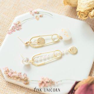 Non-matching Alloy Faux Pearl & Cat Dangle Earring