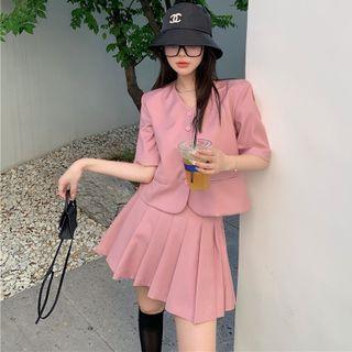 Short-sleeve V-neck Jacket / Pleated Mini A-line Skirt