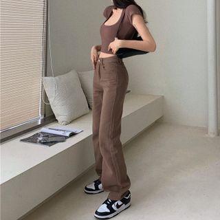 U-neck Short-sleeve T-shirt / High-waist Wide-leg Pants