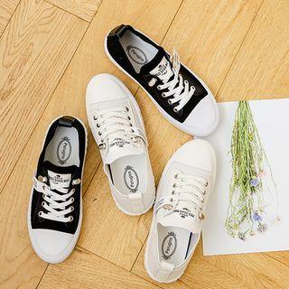 Toe-cap Letter-tag Sneakers