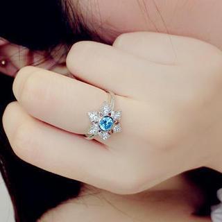 Rhinestone Snowflake Ring