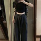 High Waist Loose Fit Jeans / Cropped T-shirt