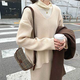 Plain V-neck Long-sleeve Knit Top / Knit Skirt