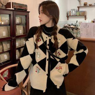 Round Neck Argyle Embroidered Cardigan