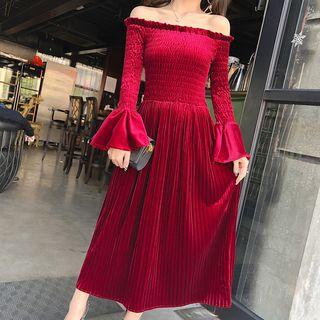 Off-shoulder Bell-sleeve Pleated Plain Slim Dress