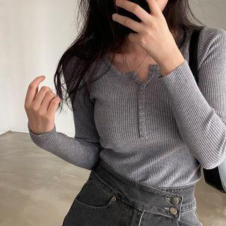 Long Sleeve Button Detail Knit Top