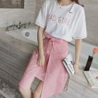 Set: Short-sleeve Lettering T-shirt + Mock Two Piece Skirt
