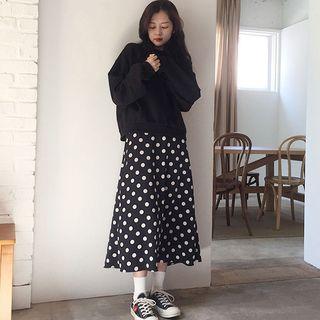 Plain Pullover / Dotted Midi A-line Skirt