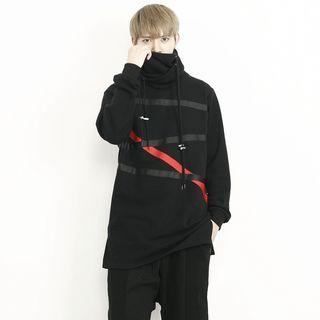 Colored Tape Accent Turtle-neck T-shirt
