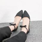 Pointy-toe Bow-strap Flats