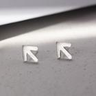 Arrow Stud Earring 1 Pair - R618 - One Size