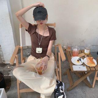 Short-sleeve Square-neck Top / Cutout Sweatpants