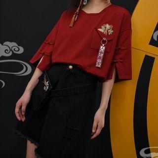 Elbow-sleeve Embroidered T-shirt / Mini A-line Denim Skirt