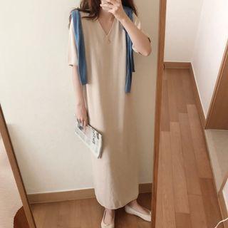 V-neck Short-sleeve Maxi Knit Dress