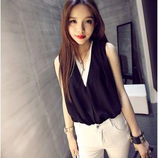 Two-tone V-neck Sleeveless Top