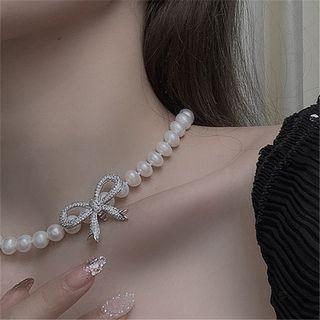 Rhinestone Bow Faux Pearl Choker White - One Size