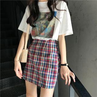 Printed Short-sleeve T-shirt / Plaid Mini A-line Skirt