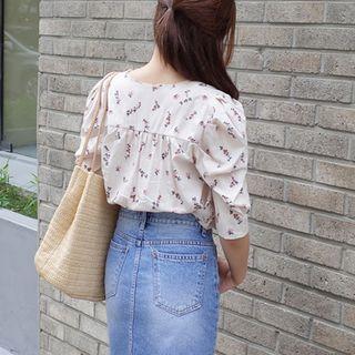 V-neck Puff Elbow-sleeve Floral Blouse