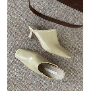 Square-toe Spool-hem Mules