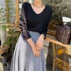 Basic V-neck Slit-side T-shirt