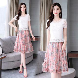 Short-sleeve Lace Paneled Patterned A-line Dress