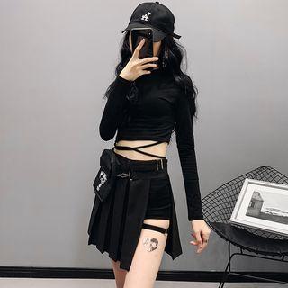 Cutout-side Pleated A-line Skirt Black - One Size