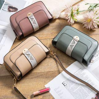 Cut-out Flap Crossbody Bag