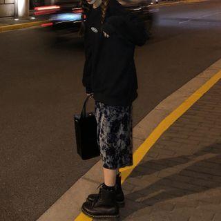 Applique Pullover / Printed Midi Straight-fit Skirt