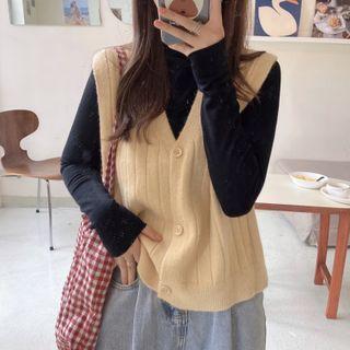 Mock Neck Long Sleeve T-shirt / Buttoned Vest