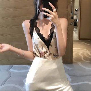 Sleeveless Lace-trim Floral Print Top Beige - One Size