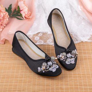 Floral Embroidered Hidden Wedge Pumps