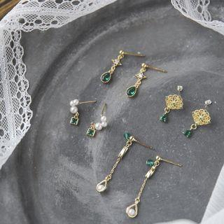 Alloy Faux Crystal / Faux Pearl Dangle Earring (various Designs)
