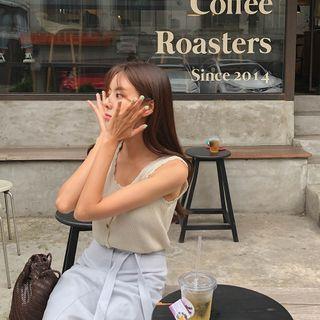Scallop-edge Knit Vest