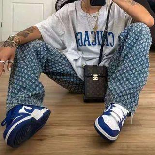 Distressed Pattern Straight Leg Jeans