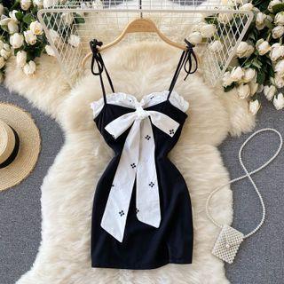 Ruched Color Block Bow Spaghetti-strap Dress