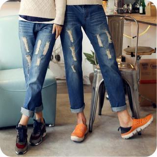 Distressed Straight-leg Cropped Jeans