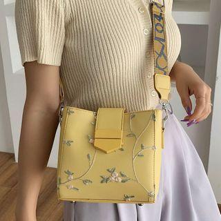 Wide Strap Floral Embroidered Crossbody Bag