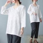 3/4-sleeve V-neck Dotted Linen Top