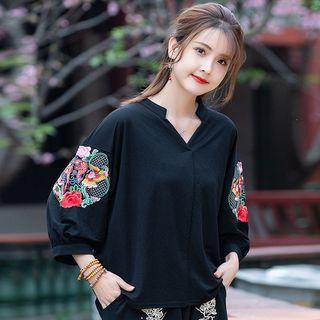3/4-sleeve Traditional Chinese Embroidered Top