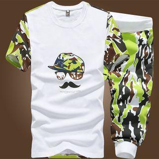 Set: Print T-shirt + Camouflage Cropped Sweatpants