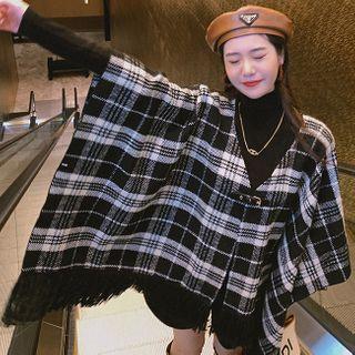 Turtleneck T-shirt / Plaid Fringed Trim Cape / High-waist Shorts