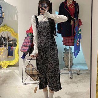 Long-sleeve Mock-neck T-shirt / Leopard Print Midi Overall Dress