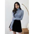 Turtle-neck Thumb-hole Crop Top