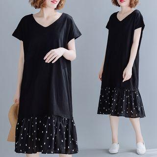 Dotted Panel V-neck Short-sleeve Midi Shift Dress Black - One Size