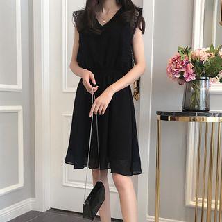 Lace Trim V-neck Sleeveless Dress
